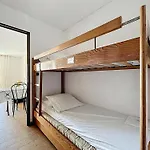 Appartement à - 4 Couchages, Parking Et Wifi - Fr-1-715-6